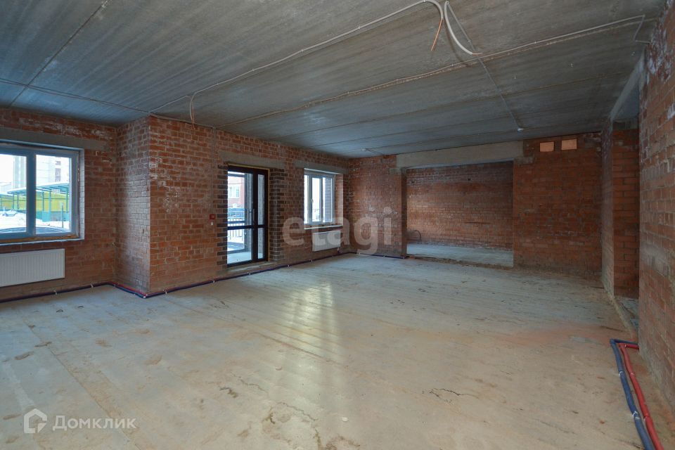Продаётся 2-комнатная квартира, 145 м²