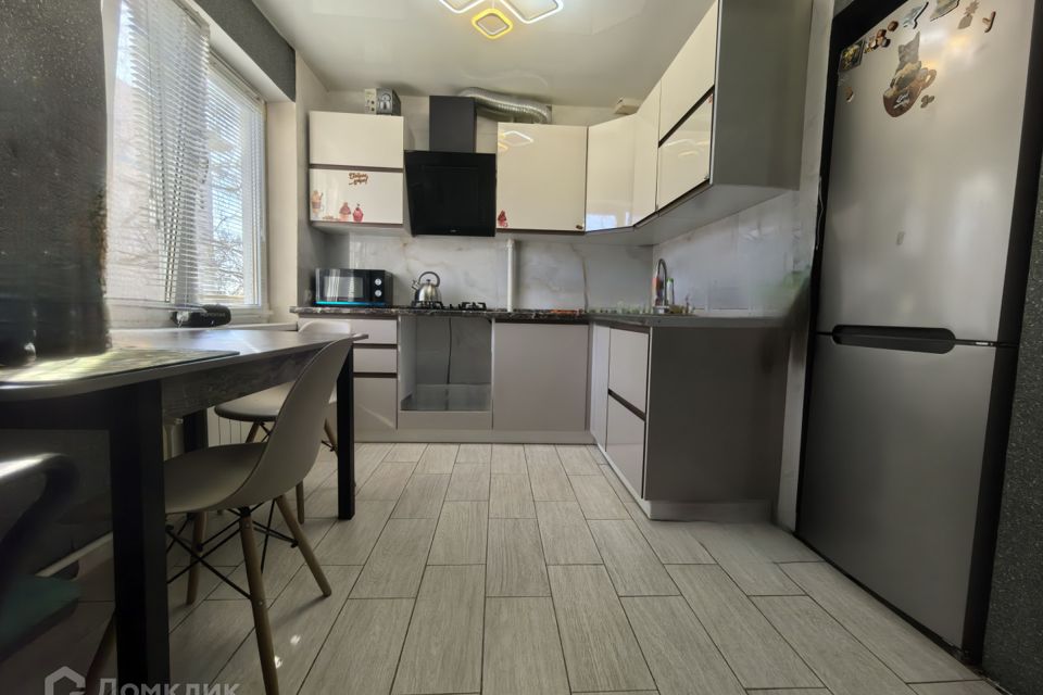 Продаётся 3-комнатная квартира, 55.9 м²