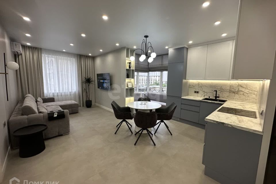 Продаётся 1-комнатная квартира, 63 м²