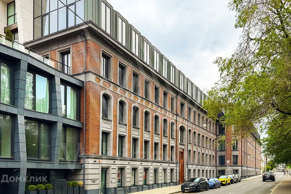 Продаётся 3-комнатная квартира, 121.9 м²