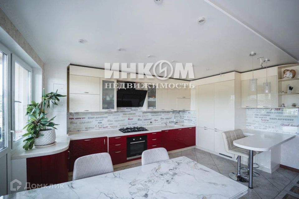 Продаётся 3-комнатная квартира, 114.6 м²