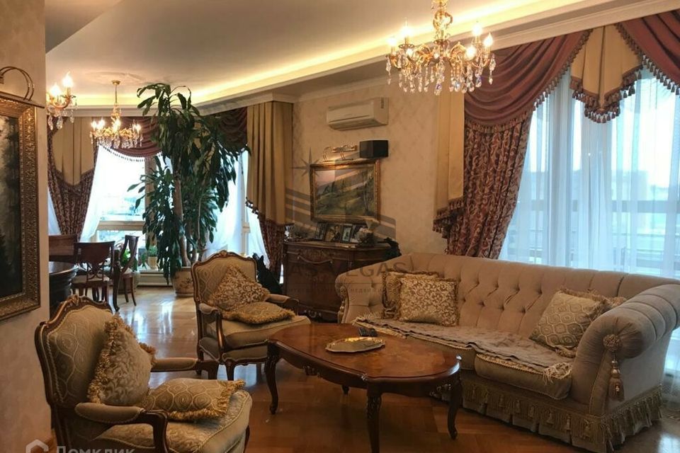 Сдаётся 3-комнатная квартира, 160 м²