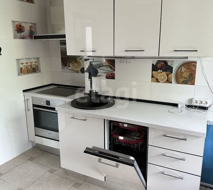 Продаётся 3-комнатная квартира, 74 м²