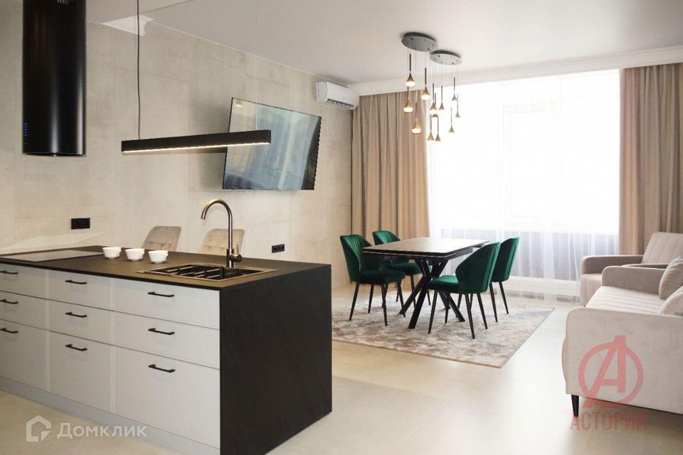 Продаётся 3-комнатная квартира, 100 м²