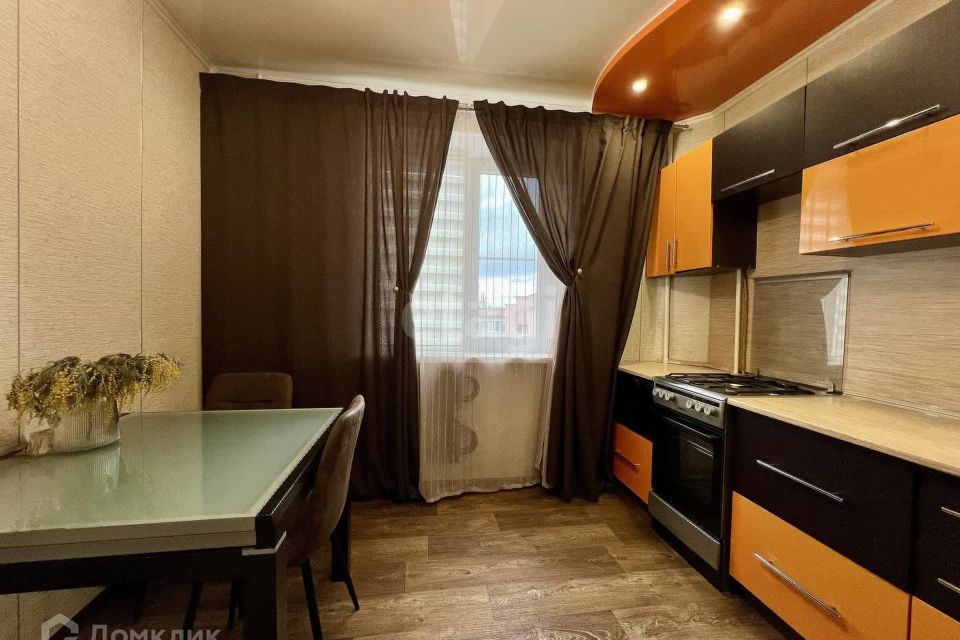 Продаётся 1-комнатная квартира, 42.2 м²