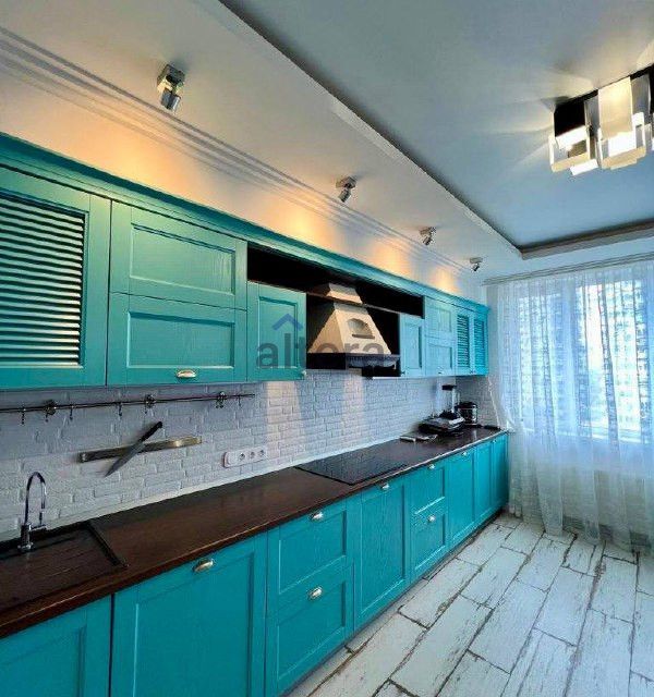 Продаётся 3-комнатная квартира, 118 м²