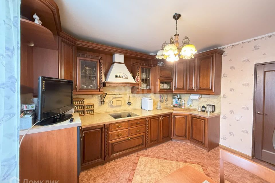 Продаётся 3-комнатная квартира, 125.5 м²
