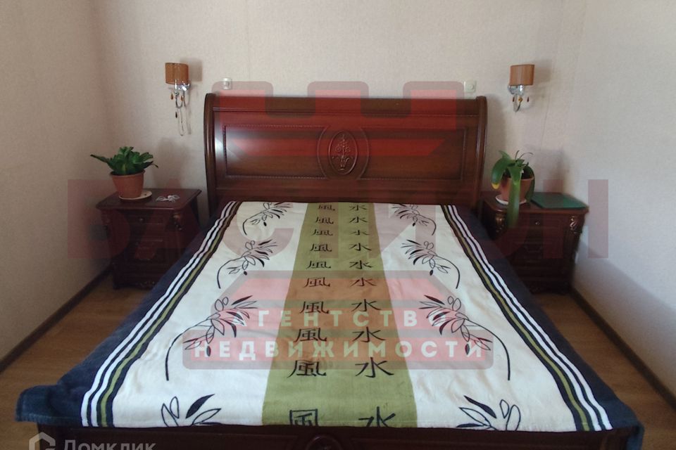 Продаётся 3-этажный дом, 300 м²