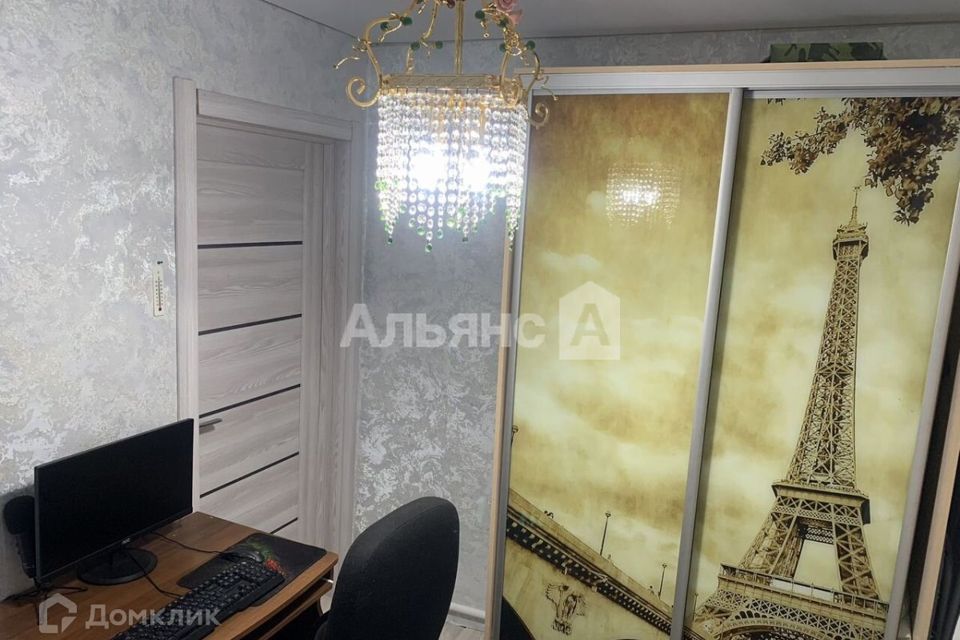 Продаётся 3-комнатная квартира, 42.4 м²