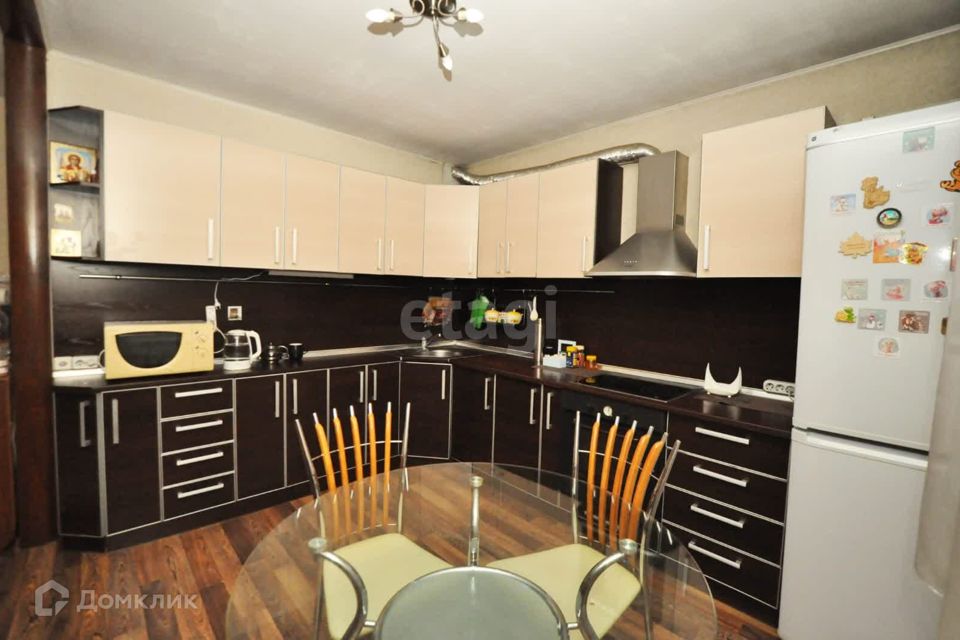 Продаётся 3-комнатная квартира, 59.8 м²