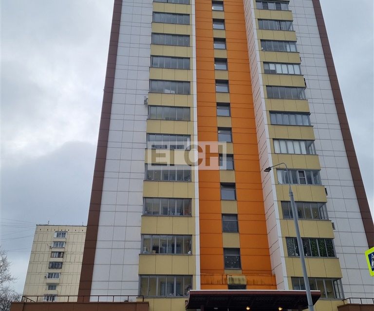 Продаётся комната в 2-комн. квартире, 60 м²