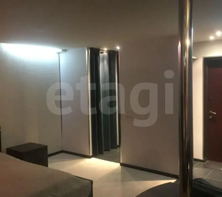Продаётся 1-комнатная квартира, 42 м²