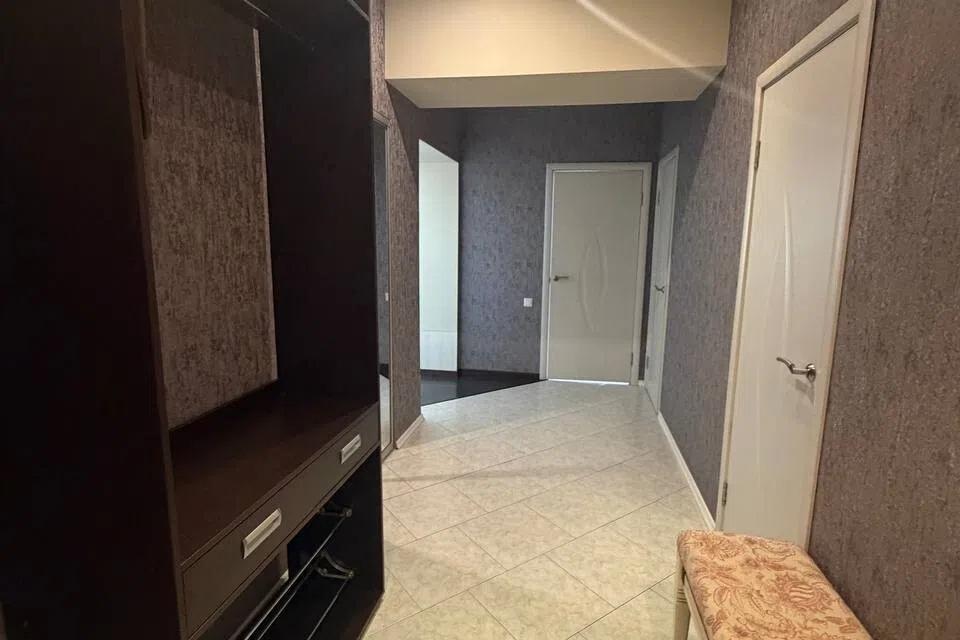Сдаётся 2-комнатная квартира, 76 м²