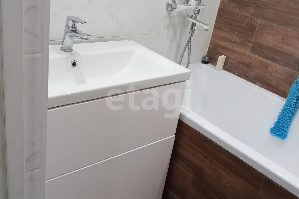 Продаётся 3-комнатная квартира, 60.9 м²
