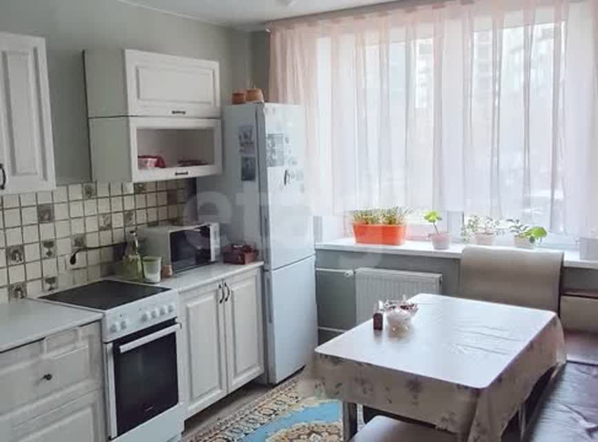 Продаётся 2-комнатная квартира, 63.7 м²