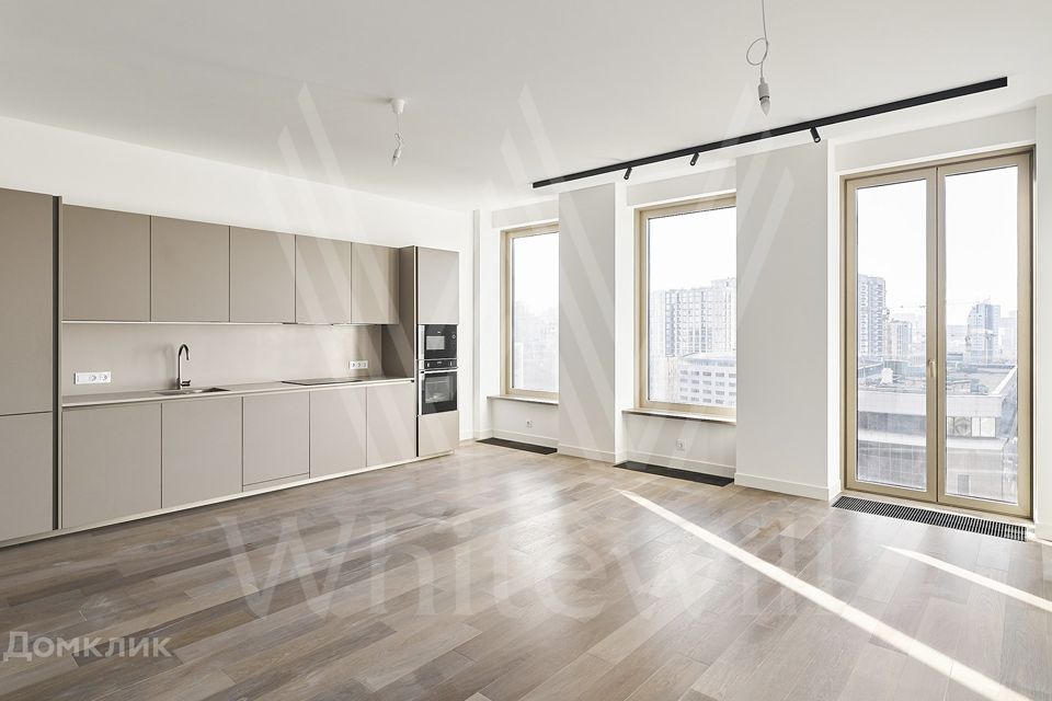 Продаётся 3-комнатная квартира, 108 м²