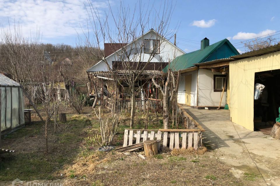 Дом поселок станционный. Частный дом. Частные дома. Два дома на одном участке.