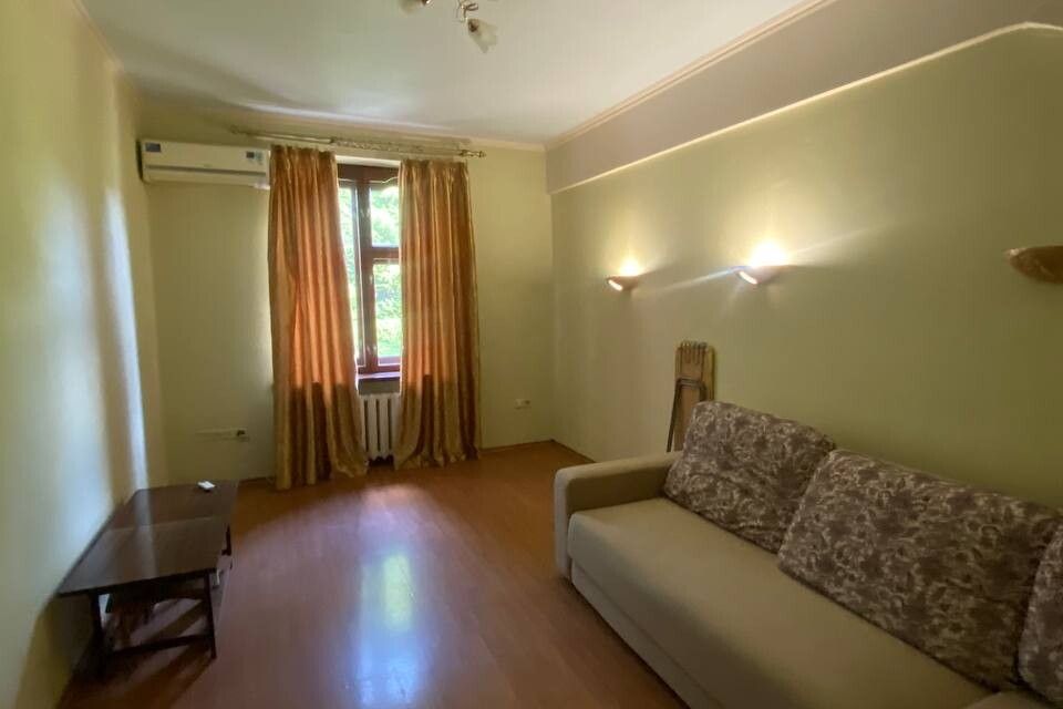 Сдаётся 2-комнатная квартира, 62 м²