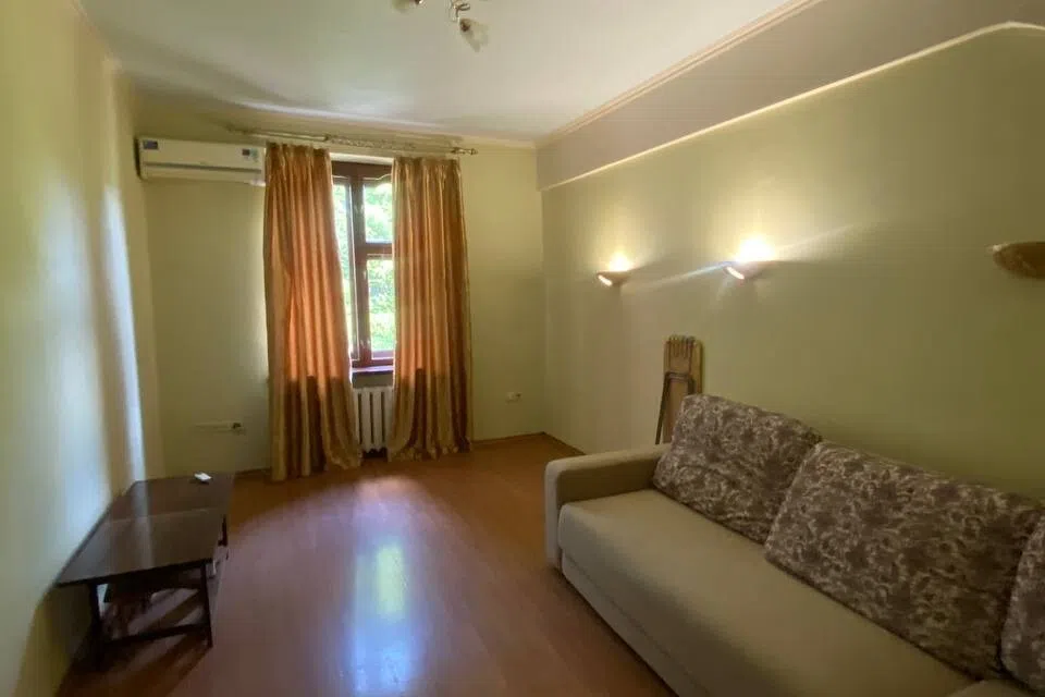 Сдаётся 2-комнатная квартира, 62 м²