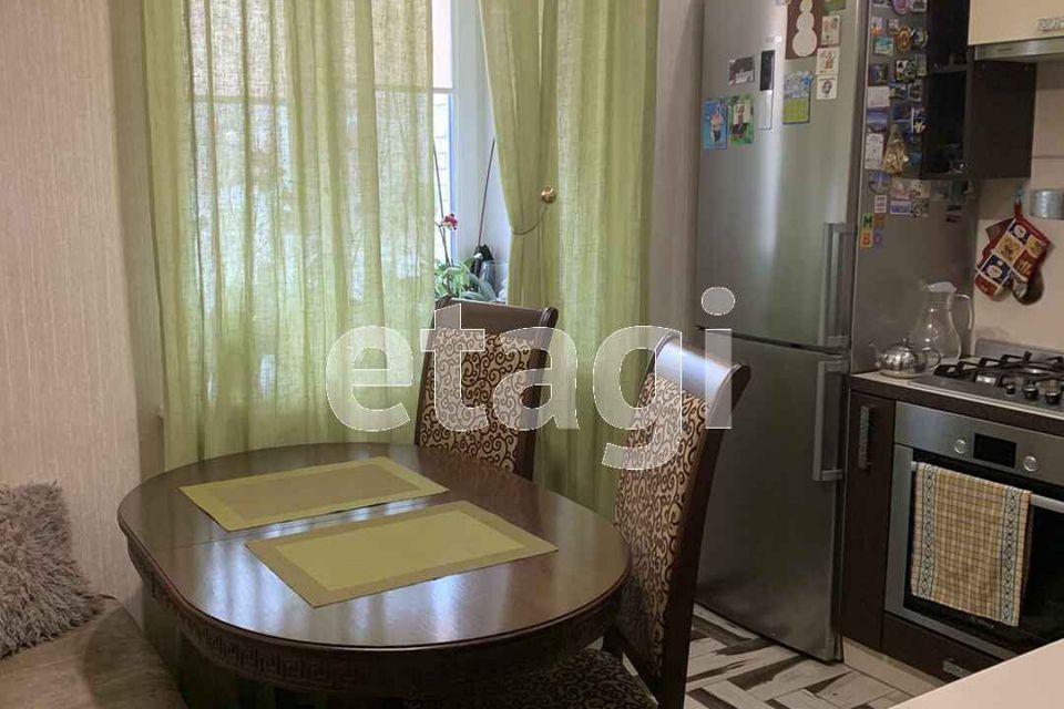 Продаётся 1-комнатная квартира, 35.7 м²
