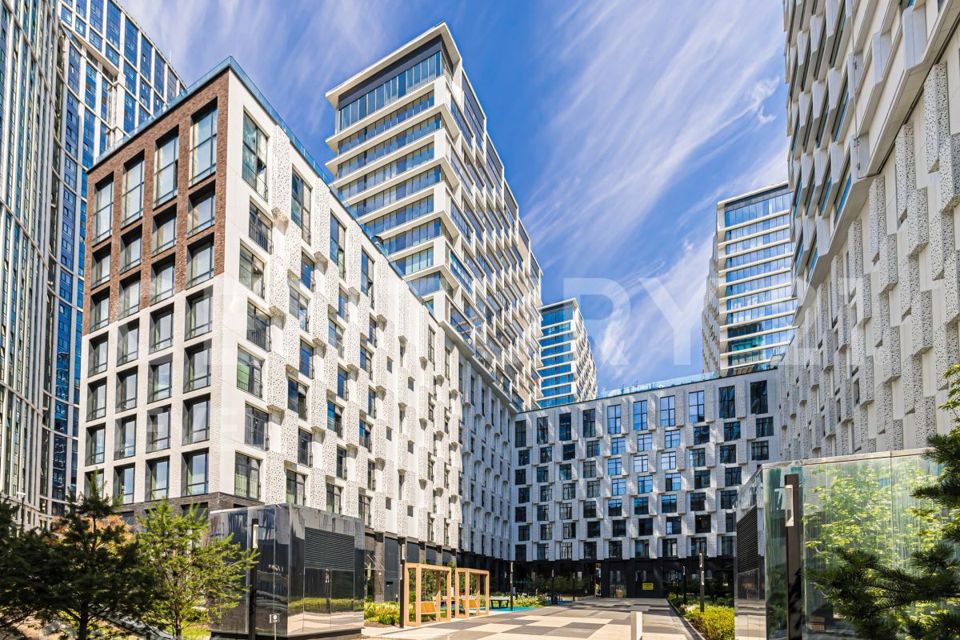 Продаётся 4-комнатная квартира, 139.7 м²