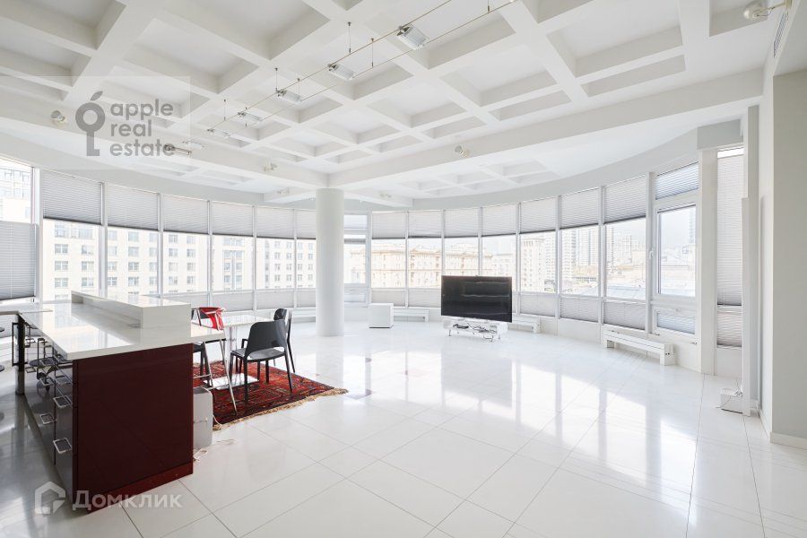 Сдаётся 3-комнатная квартира, 195 м²