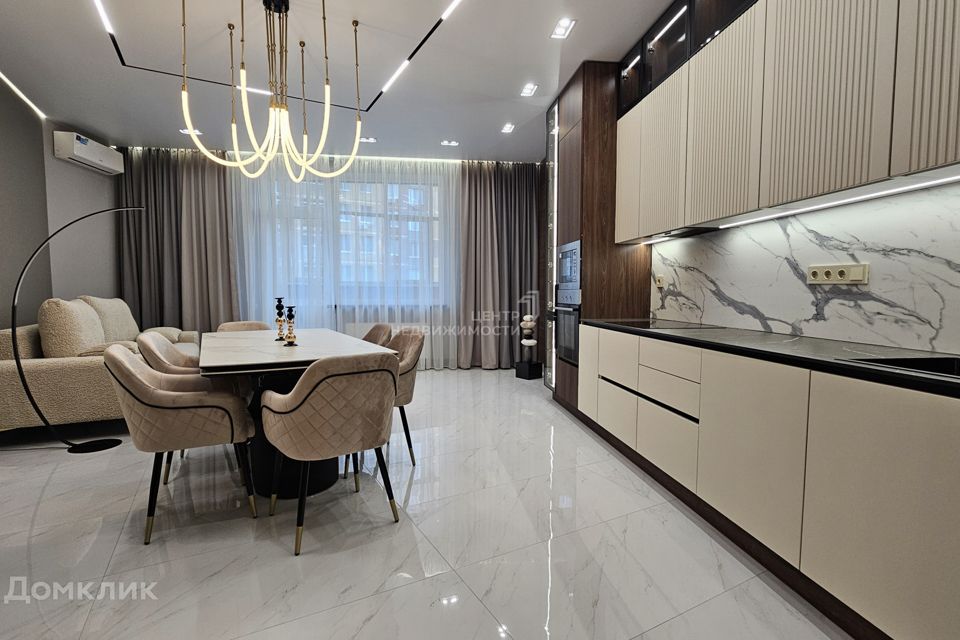 Продаётся 4-комнатная квартира, 122 м²