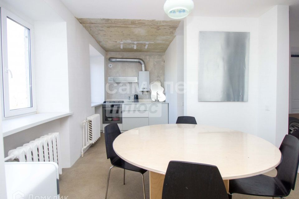 Продаётся 4-комнатная квартира, 60.2 м²