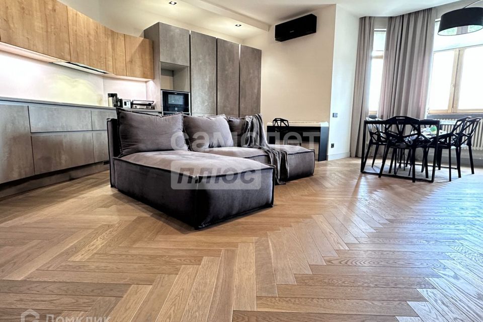Продаётся 3-комнатная квартира, 106.8 м²