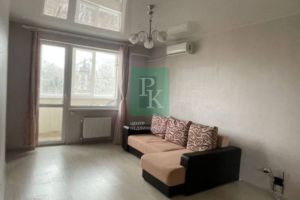 Продаётся 1-комнатная квартира, 43 м²