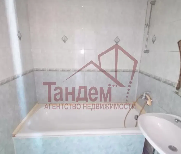 Продаётся 4-комнатная квартира, 82 м²