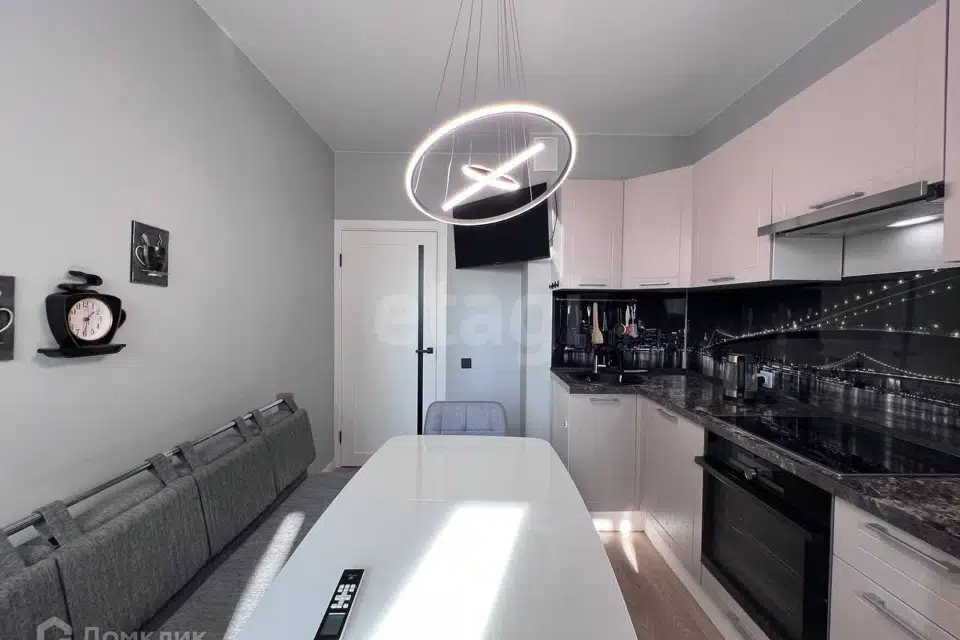 Продаётся 2-комнатная квартира, 52.5 м²