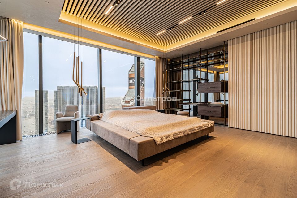 Продаётся 2-комнатная квартира, 145.8 м²