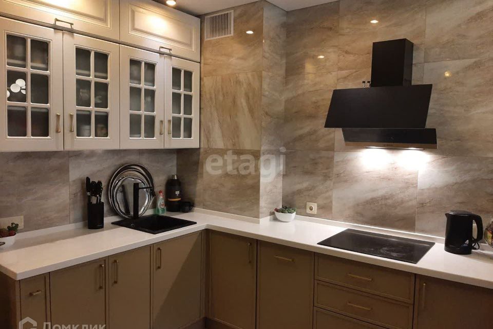 Продаётся 2-комнатная квартира, 72.8 м²