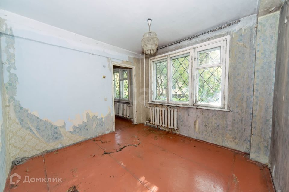 Продаётся 4-комнатная квартира, 60 м²