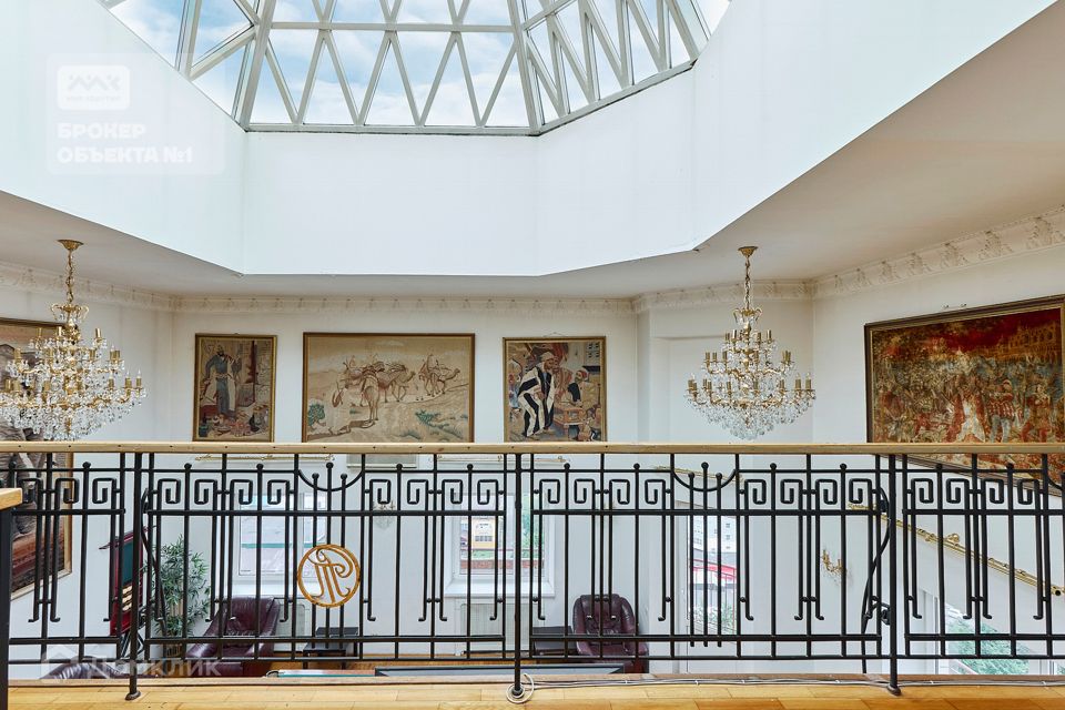 Продаётся 6-комнатная квартира, 173 м²