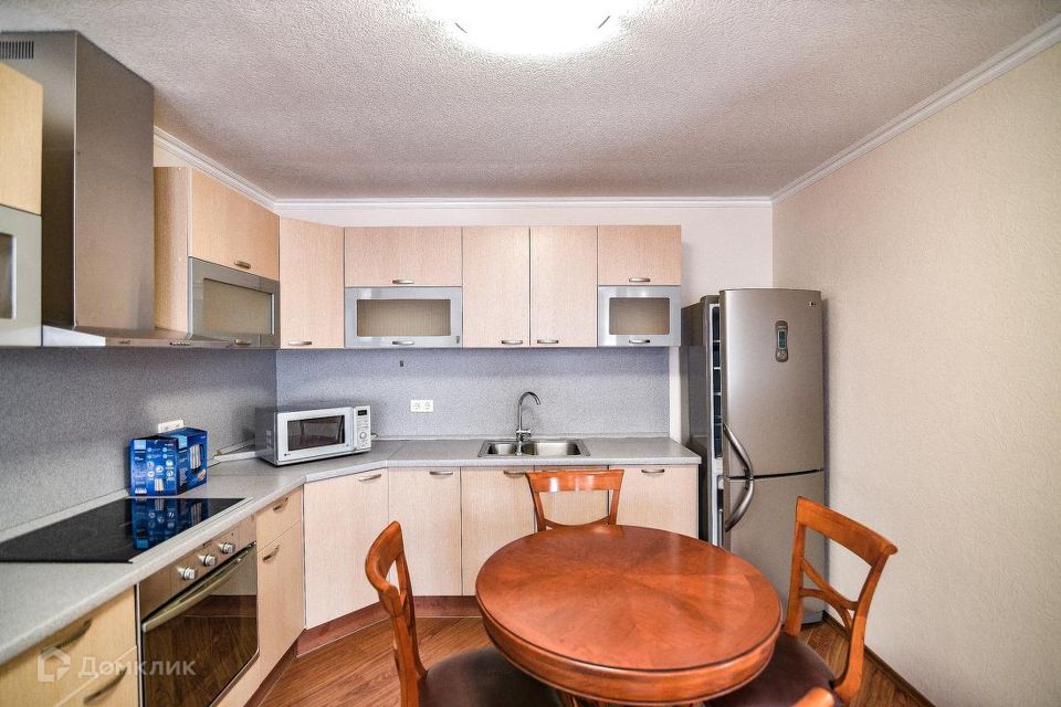 Сдаётся 2-комнатная квартира, 74.4 м²