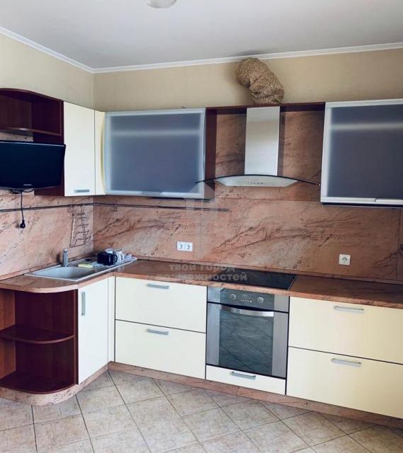 Сдаётся 2-комнатная квартира, 80 м²