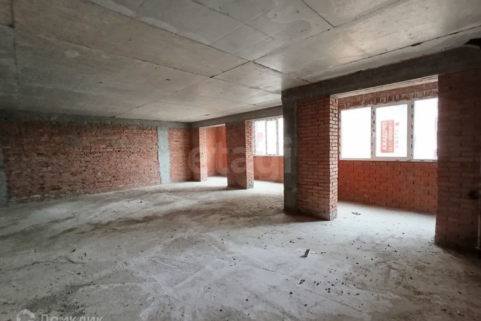 Продаётся 2-комнатная квартира, 90.7 м²