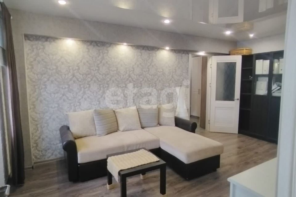 Продаётся 4-комнатная квартира, 58.2 м²