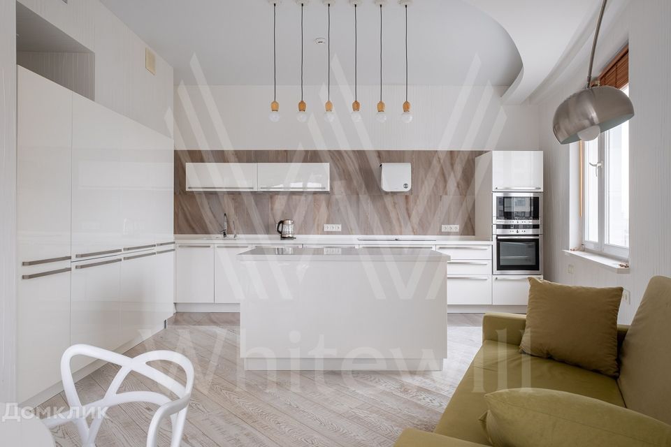 Сдаётся 4-комнатная квартира, 165 м²