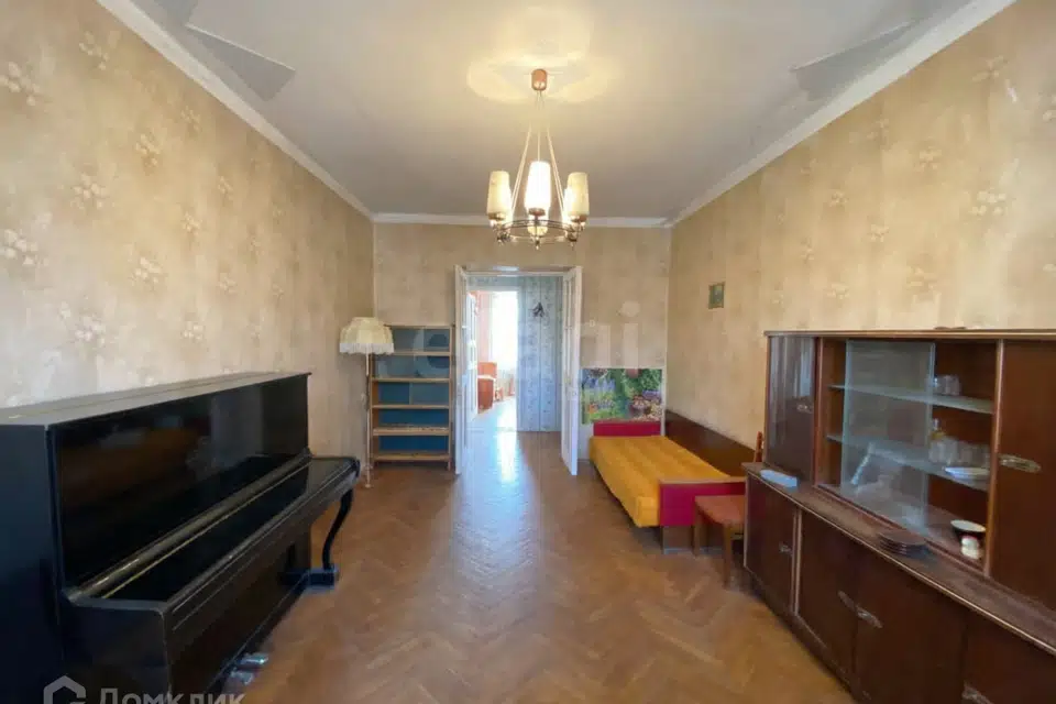 Продаётся 2-комнатная квартира, 56.7 м²