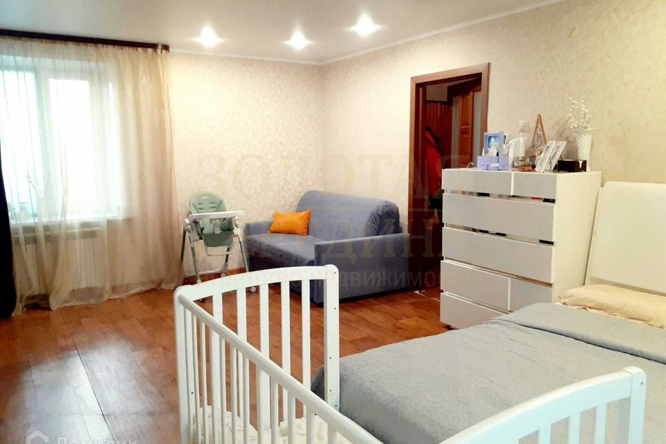 Продаётся 5-комнатная квартира, 105 м²