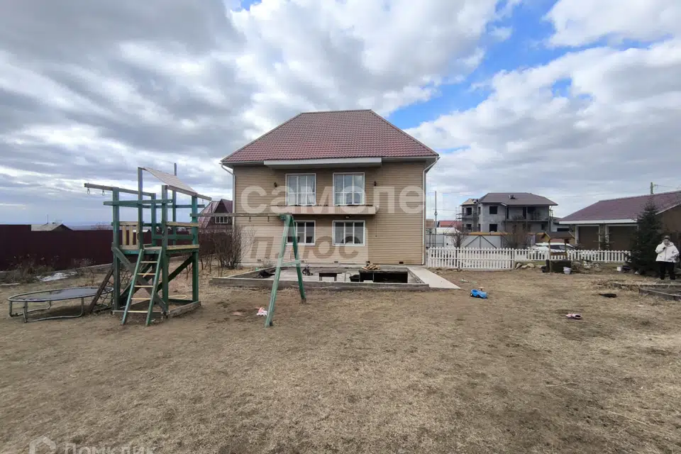Продаётся 2-этажный дом, 211.9 м²
