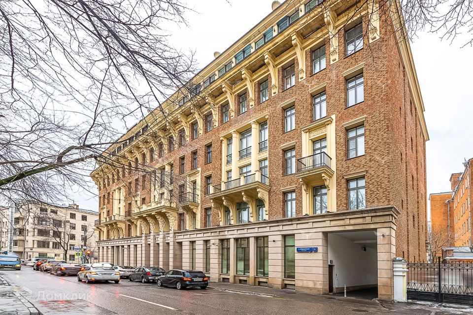 Продаётся 5-комнатная квартира, 252.3 м²