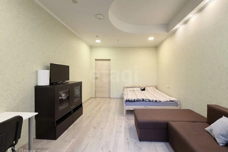 Продаётся 1-комнатная квартира, 42 м²