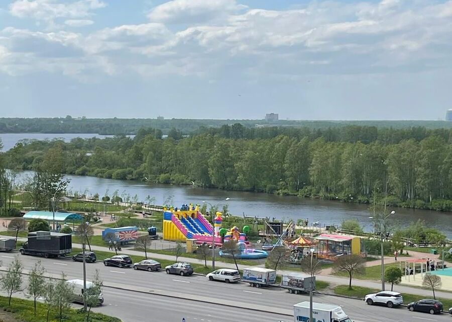 Сдаётся 2-комнатная квартира, 65.4 м²