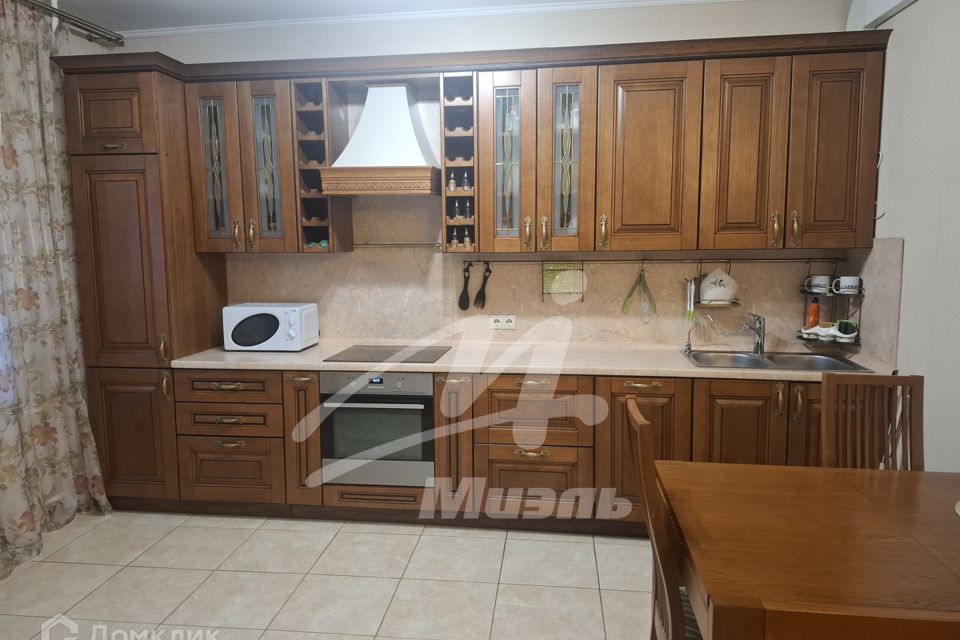 Сдаётся 2-комнатная квартира, 72 м²