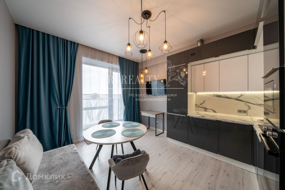 Продаётся 1-комнатная квартира, 42 м²