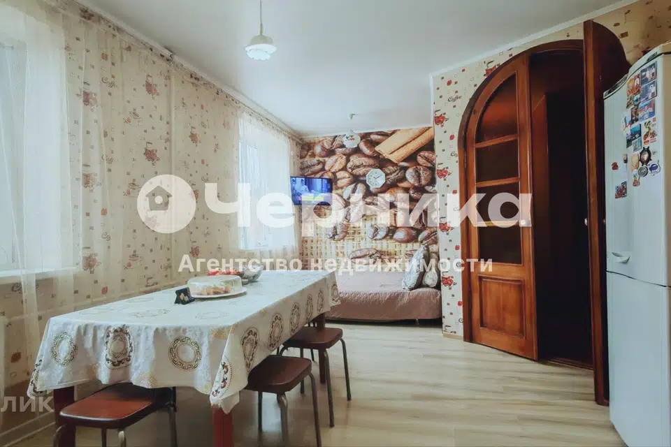 Продаётся 2-этажный дом, 175 м²